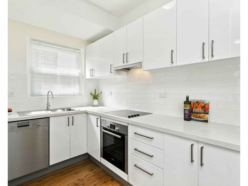 2/97 Ocean Street, Narrabeen NSW 2101