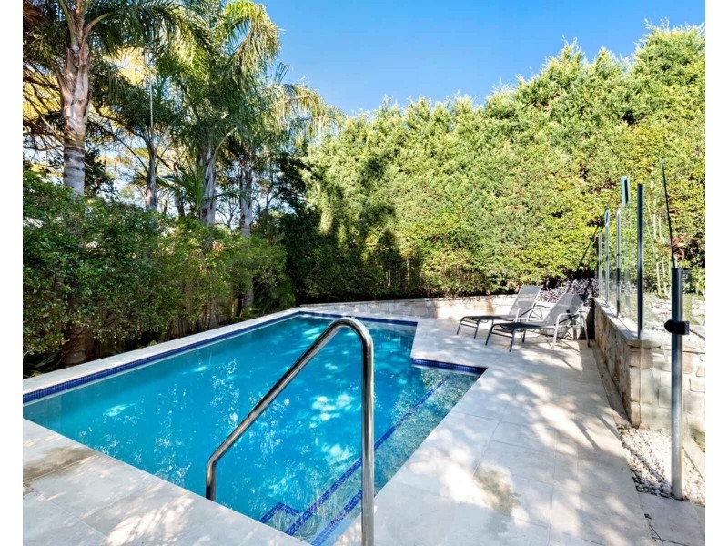 33 Raeburn Street, Castlecrag NSW 2068