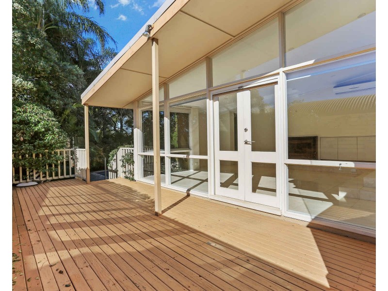 33 Raeburn Street, Castlecrag NSW 2068