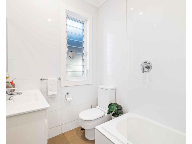 25 Ferncourt Avenue, Roseville NSW 2069