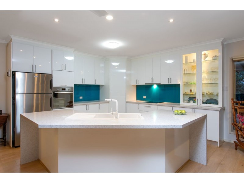 2 Clarendon Close, Parkinson QLD 4115
