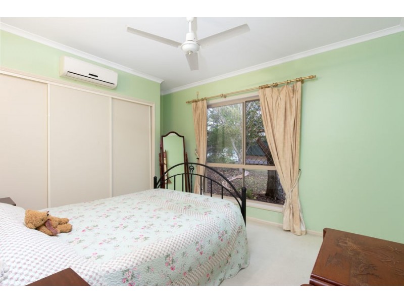 2 Clarendon Close, Parkinson QLD 4115