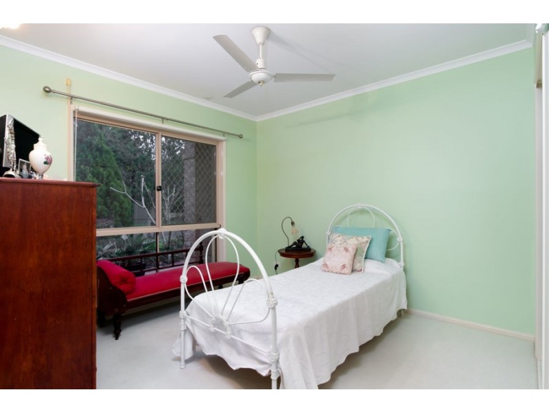 2 Clarendon Close, Parkinson QLD 4115