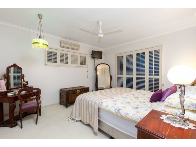 2 Clarendon Close, Parkinson QLD 4115
