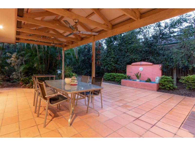 2 Clarendon Close, Parkinson QLD 4115