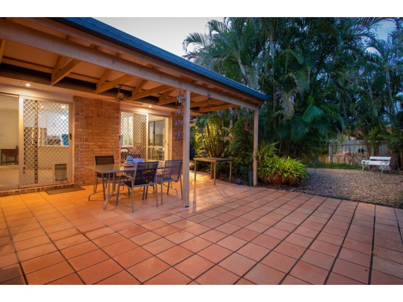 2 Clarendon Close, Parkinson QLD 4115