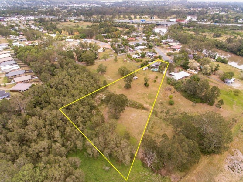 19 Curlew Crescent, Eagleby QLD 4207