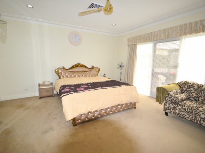 2 Evers Close, Edensor Park NSW 2176