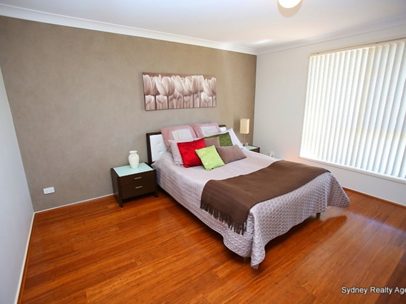 8 Gould Street, West Hoxton NSW 2171