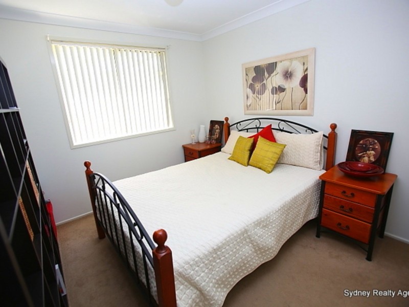8 Gould Street, West Hoxton NSW 2171