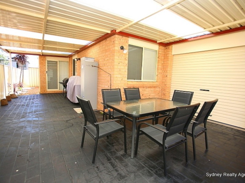 8 Gould Street, West Hoxton NSW 2171