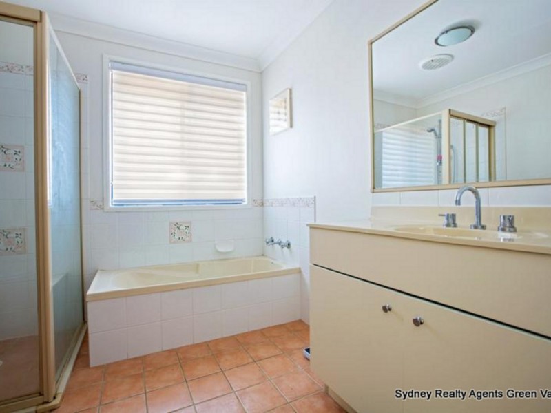 10 Prout Street, West Hoxton NSW 2171