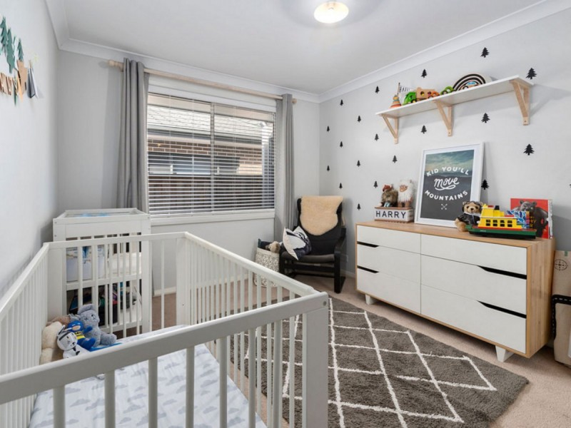 25 Sierra Avenue, Middleton Grange NSW 2171