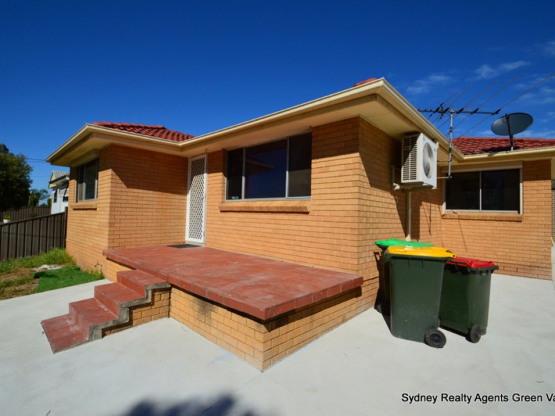 16 Taminga Street, Green Valley NSW 2168