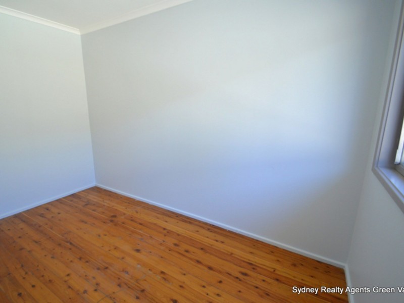 16 Taminga Street, Green Valley NSW 2168