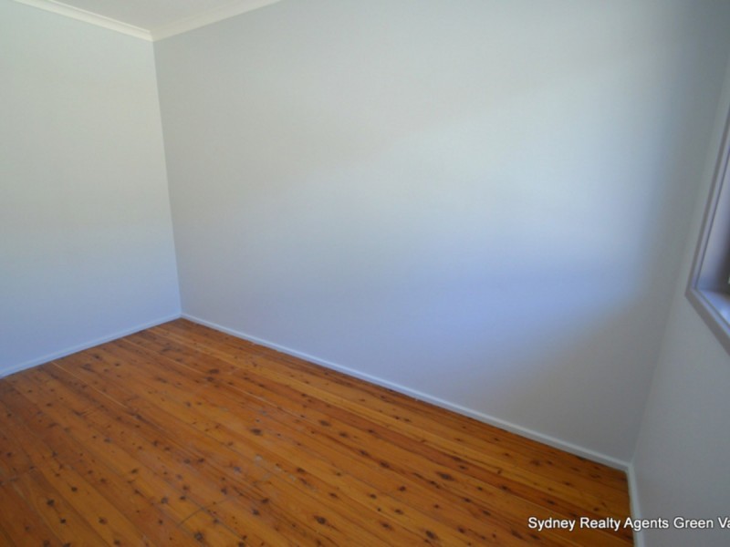 16 Taminga Street, Green Valley NSW 2168