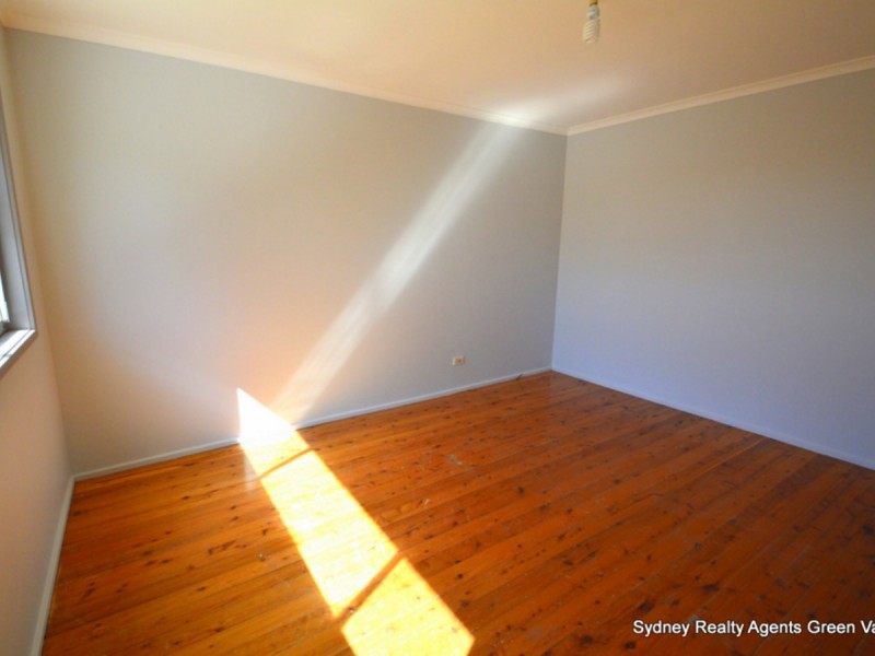 16 Taminga Street, Green Valley NSW 2168