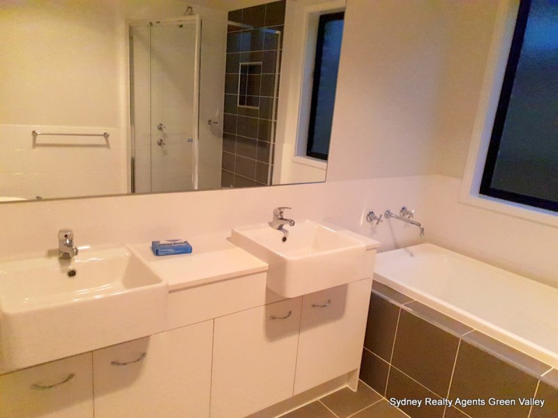 1 Kerr Road, Carnes Hill NSW 2171