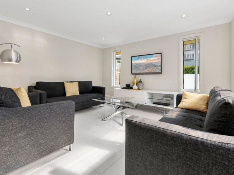 6 Elevon Street, Middleton Grange NSW 2171