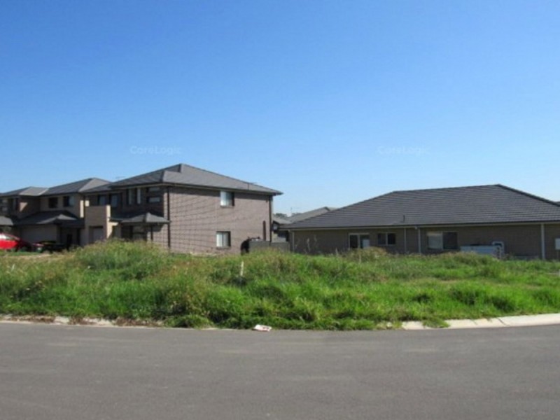 5 Angelina Court, Green Valley NSW 2168