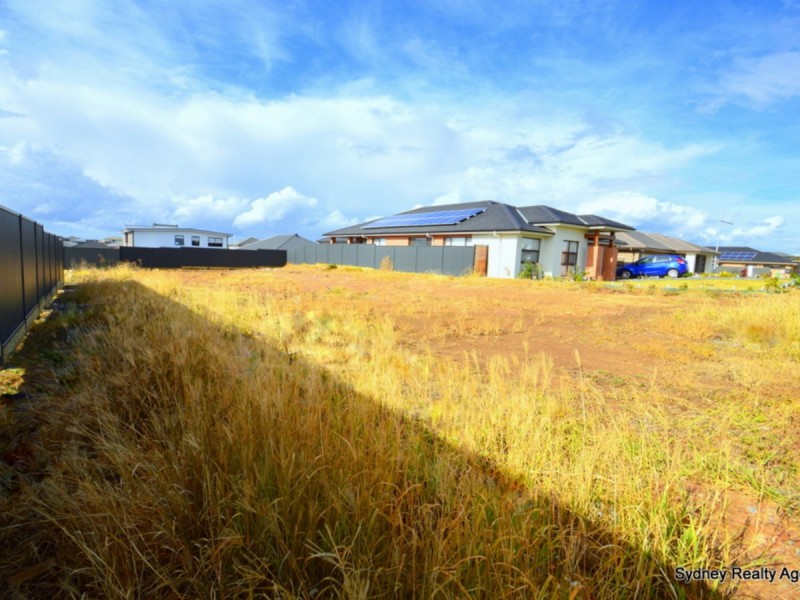 464/21 Austen Circuit, Oran Park NSW 2570