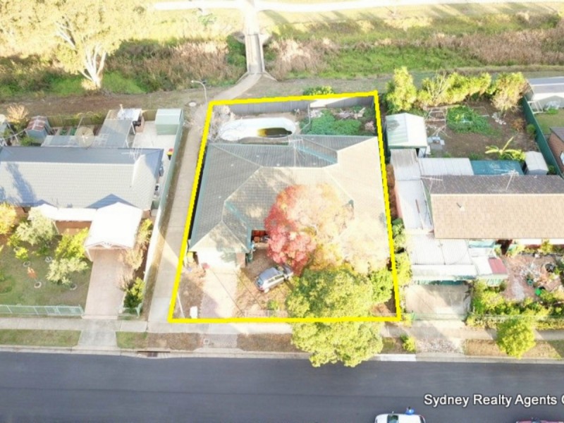 18 Dorrigo Avenue, Hoxton Park NSW 2171