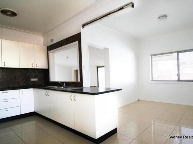 153 King Road, Fairfield West NSW 2165