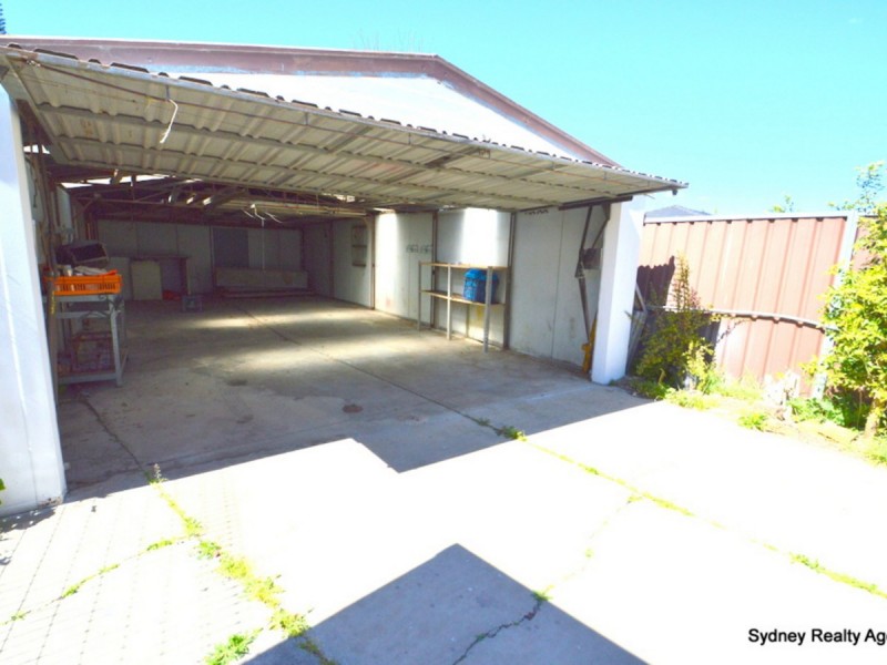 153 King Road, Fairfield West NSW 2165