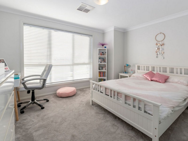 3 Truscott Avenue, Middleton Grange NSW 2171