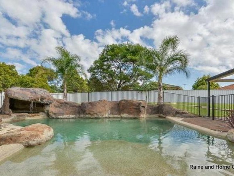 60 St Helens Park Drive, St Helens Park NSW 2560