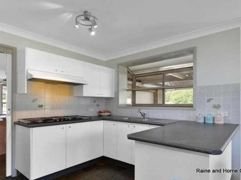 60 St Helens Park Drive, St Helens Park NSW 2560