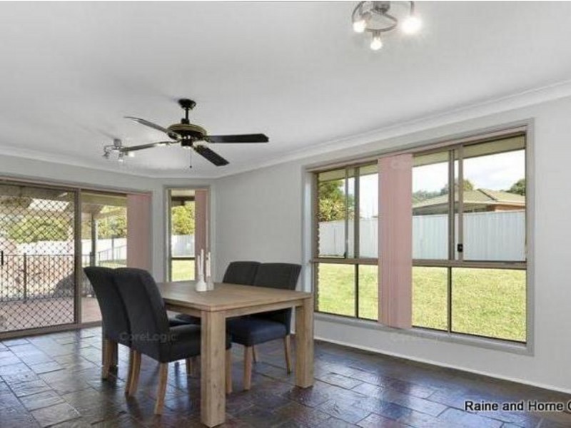 60 St Helens Park Drive, St Helens Park NSW 2560