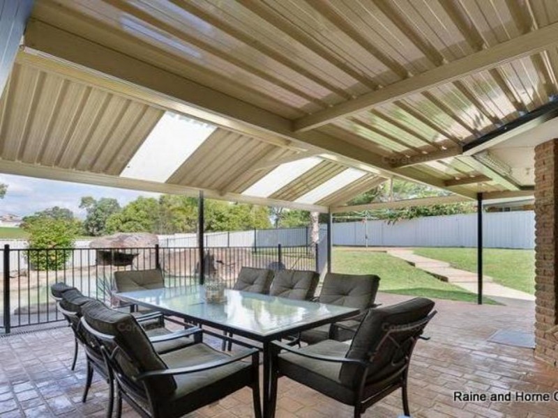 60 St Helens Park Drive, St Helens Park NSW 2560