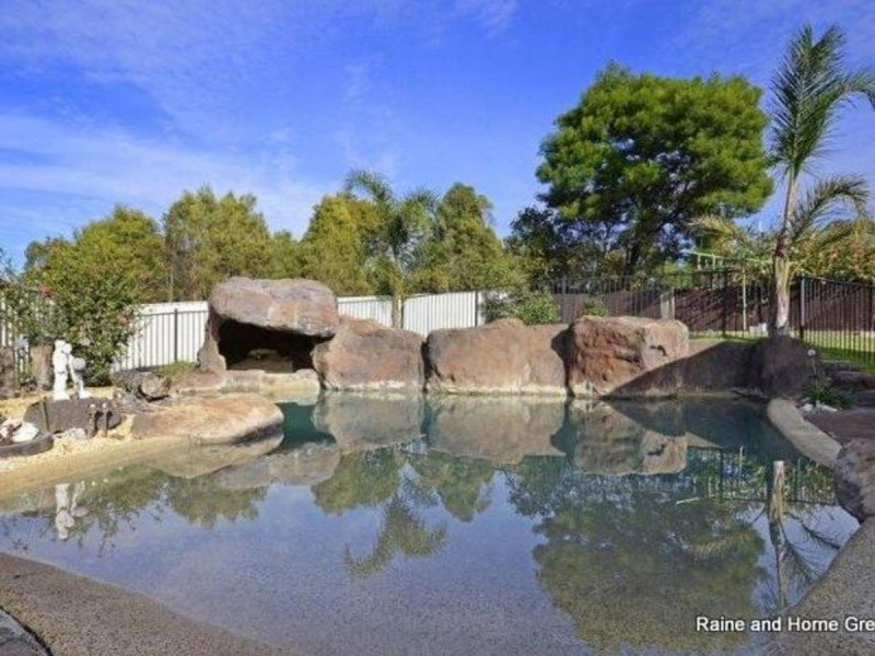60 St Helens Park Drive, St Helens Park NSW 2560