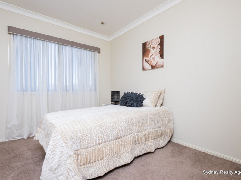9 Curac Place, Casula NSW 2170