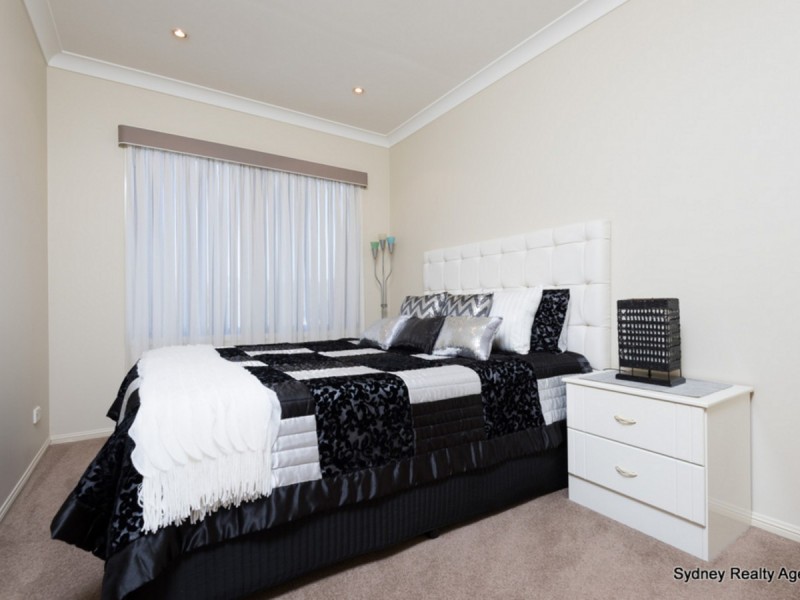 9 Curac Place, Casula NSW 2170