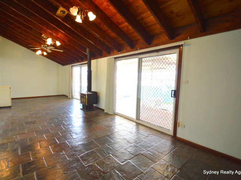 309 Whitford Road, Green Valley NSW 2168