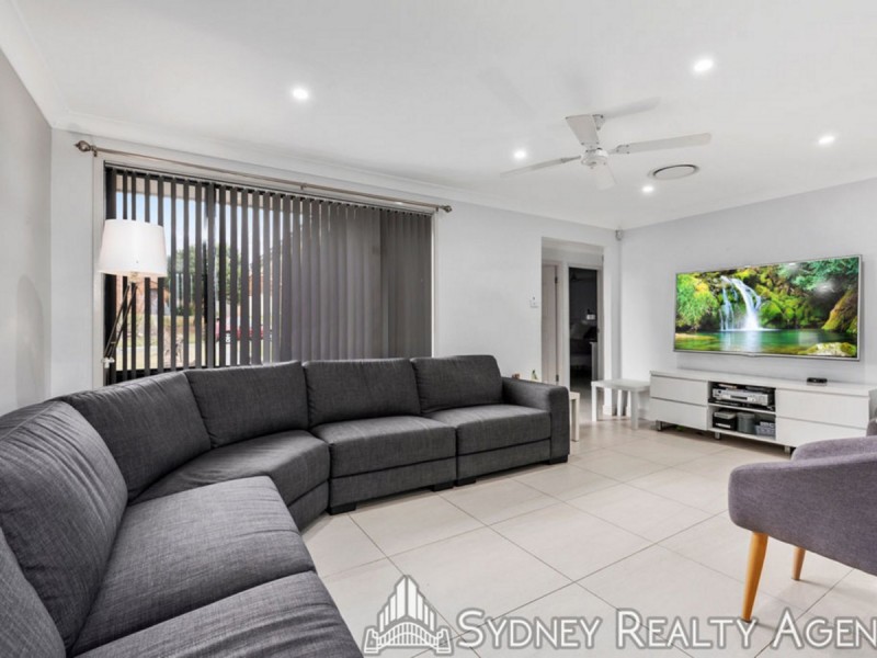 5 Riesling Place, Eschol Park NSW 2558