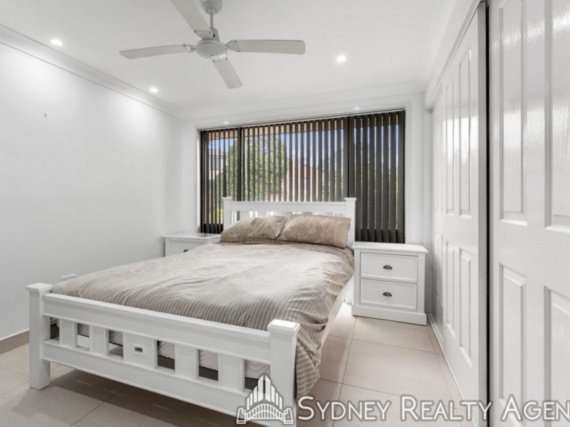 5 Riesling Place, Eschol Park NSW 2558