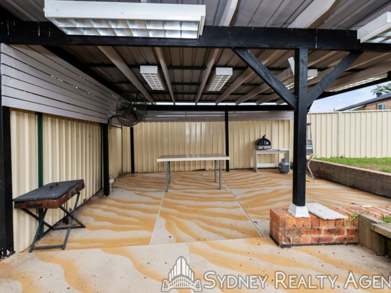 5 Riesling Place, Eschol Park NSW 2558