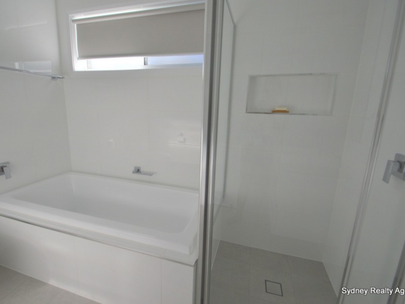 212 Flight Circuit, Middleton Grange NSW 2171