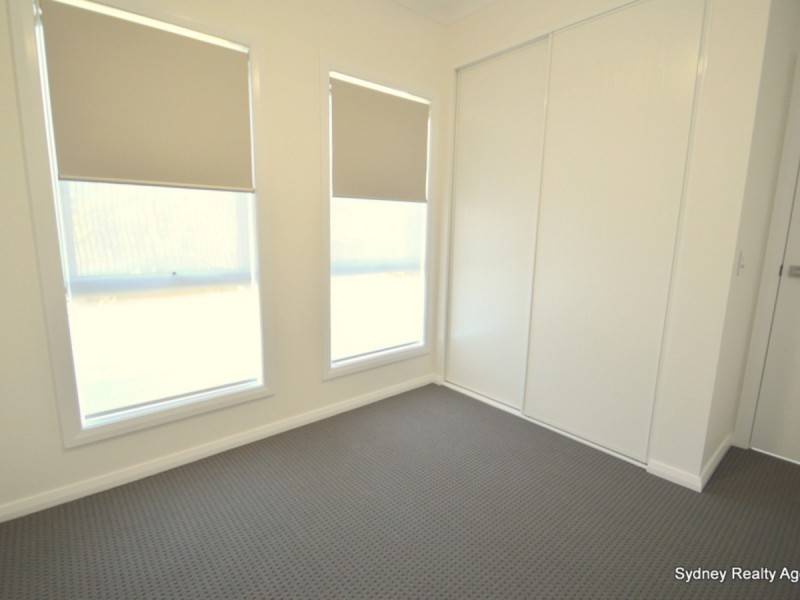 212 Flight Circuit, Middleton Grange NSW 2171