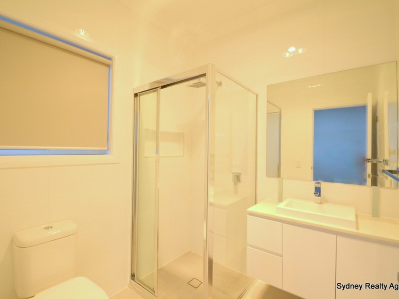 212 Flight Circuit, Middleton Grange NSW 2171