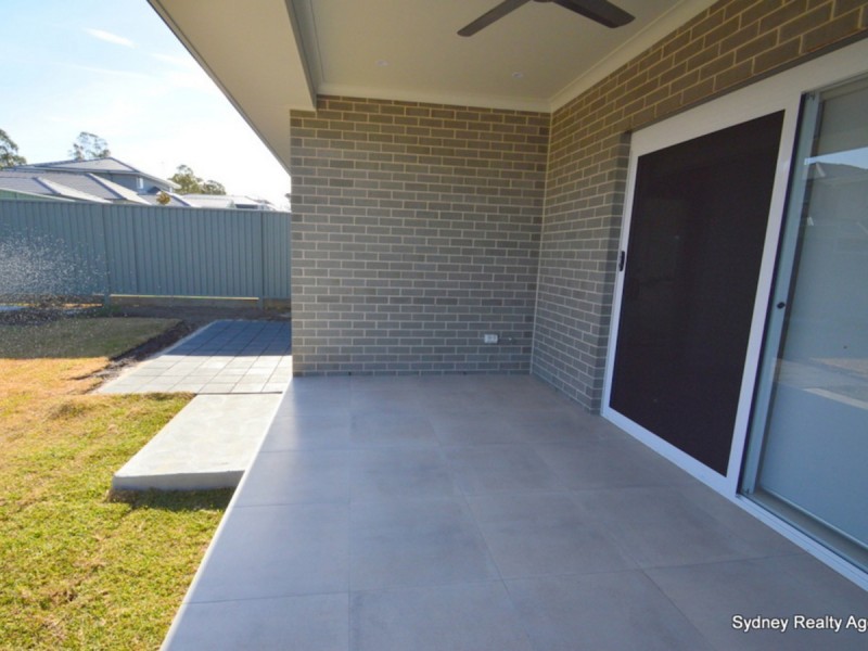 212 Flight Circuit, Middleton Grange NSW 2171