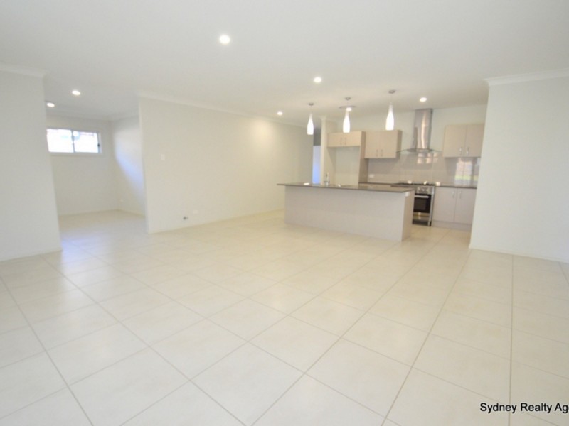 12 Lores Street, Middleton Grange NSW 2171