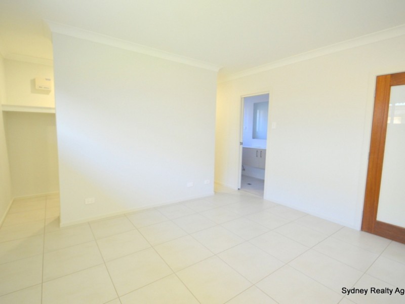 12 Lores Street, Middleton Grange NSW 2171