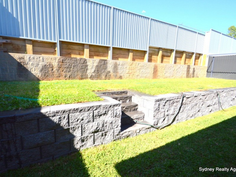 12 Lores Street, Middleton Grange NSW 2171