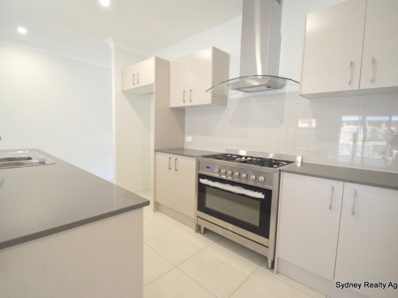 12 Lores Street, Middleton Grange NSW 2171
