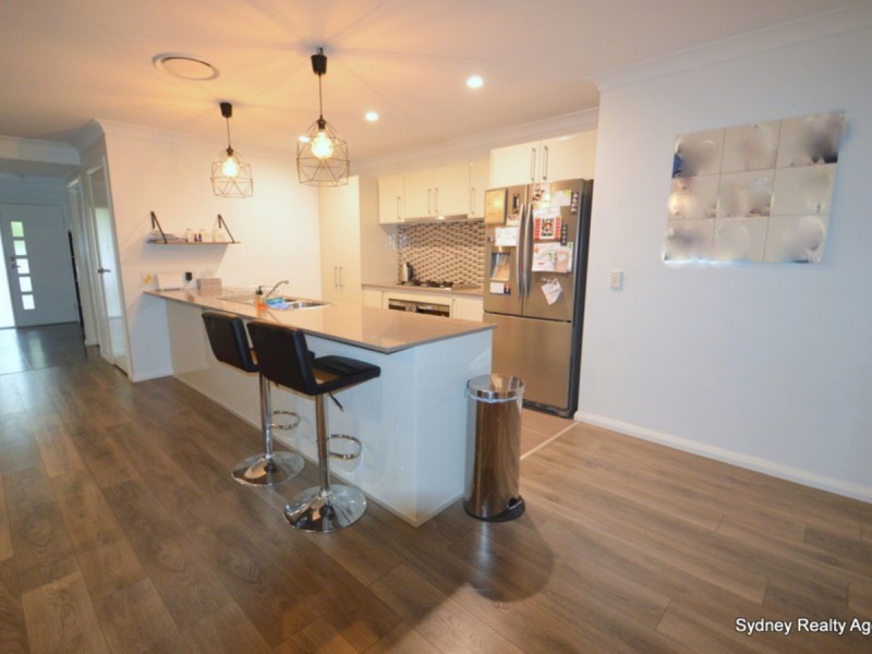 4 Elevon Street, Middleton Grange NSW 2171