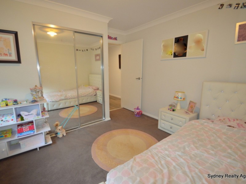 4 Elevon Street, Middleton Grange NSW 2171